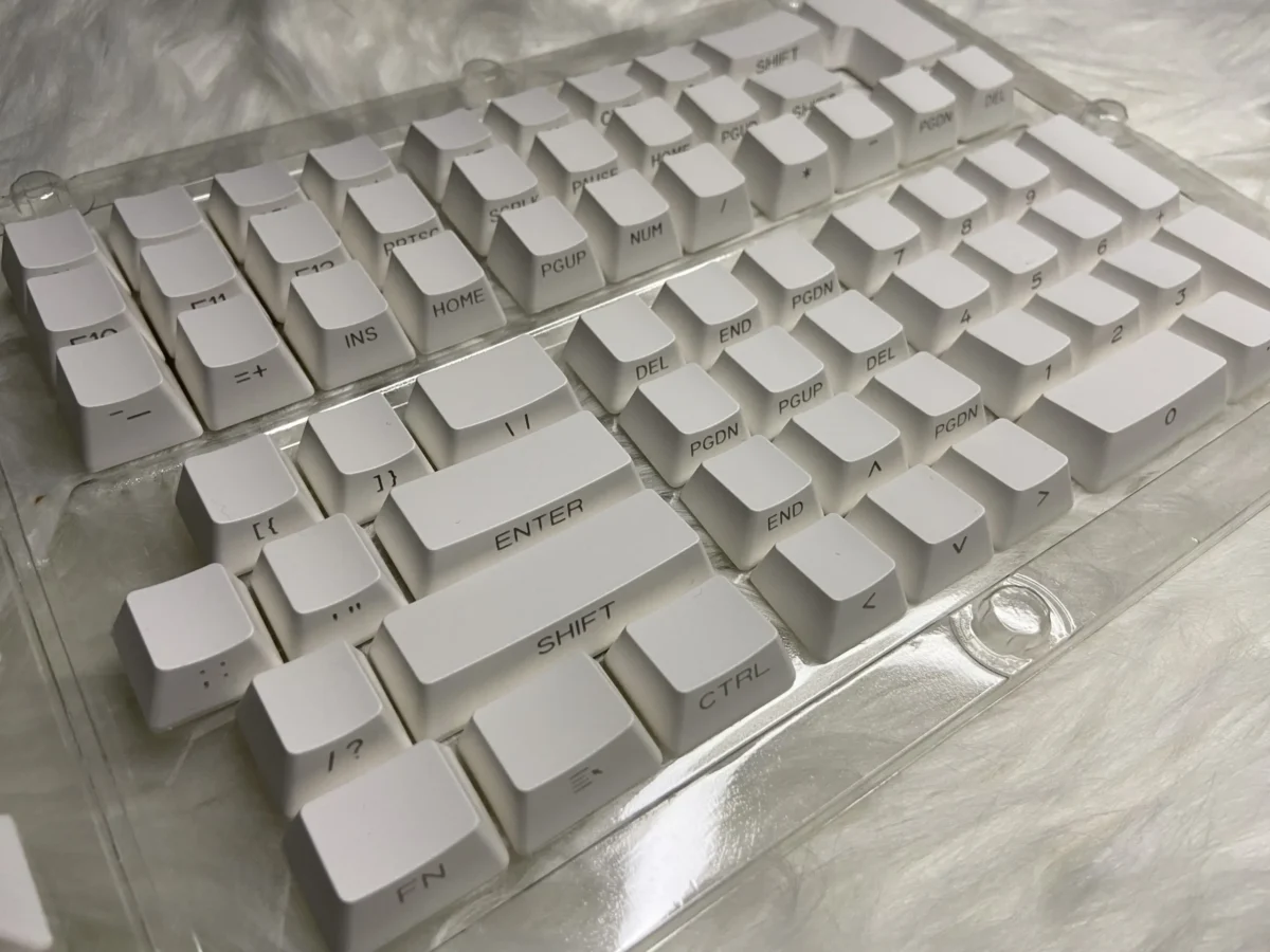 White Solid PBT Double-Shot Side-Printed Cherry-Profile Shine-Through 132-Keys Keycap - Image 3